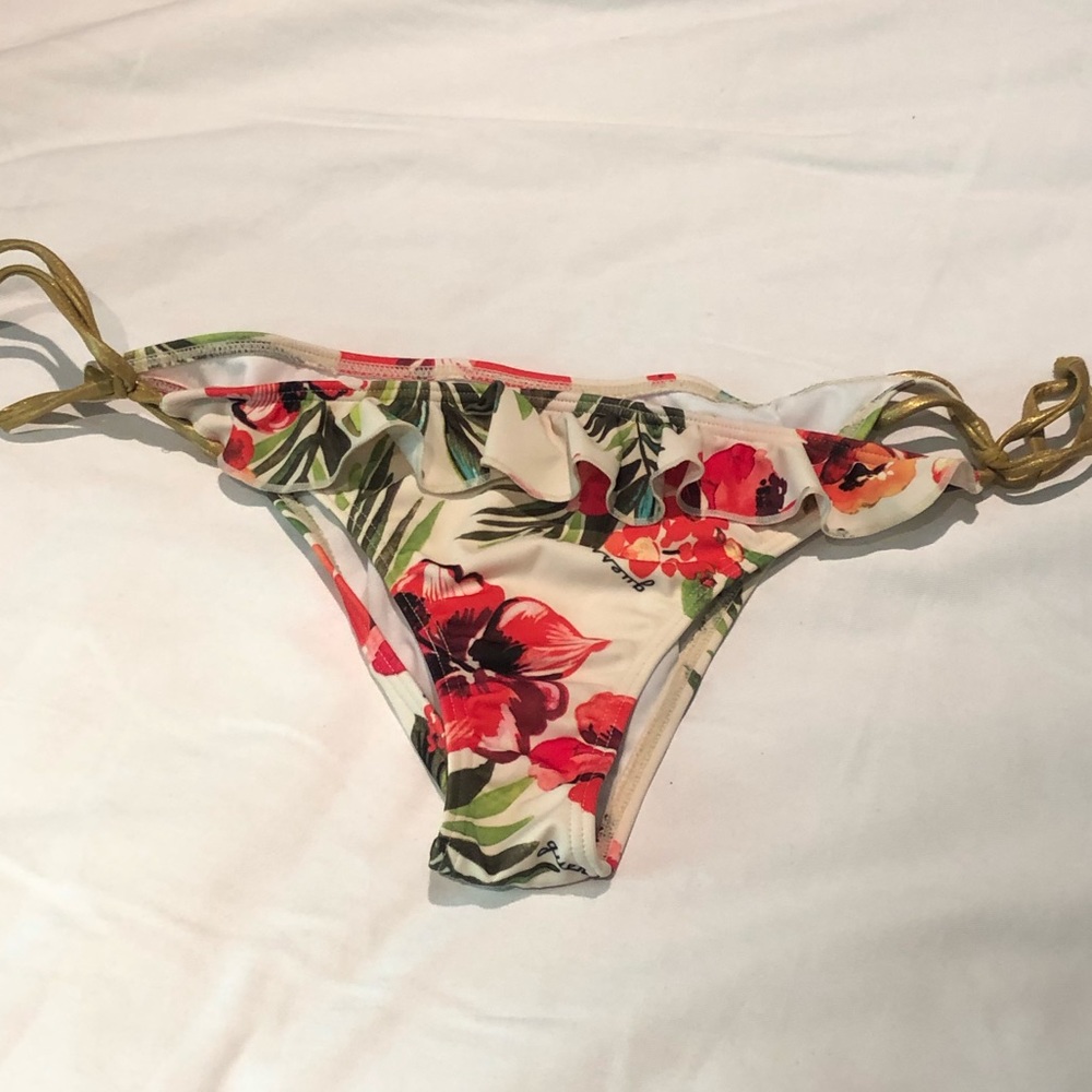 Guess Swim Ruffle Bikini - Picture 4 of 8